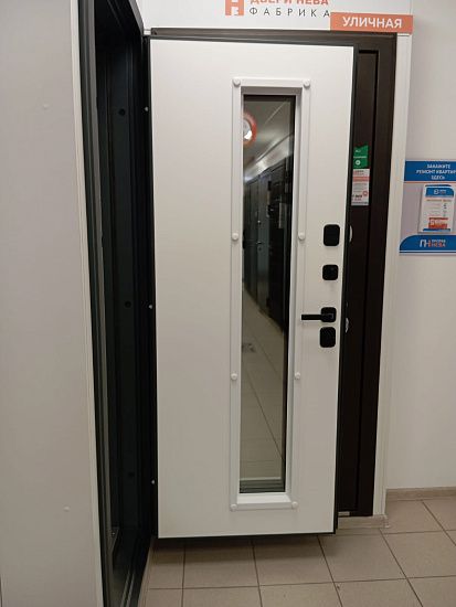 Входная дверь  